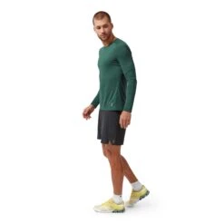 On | Men's Performance L/S T-Shirt -Deals Sportswear Store 11300123 M onrunning perflongt modelside