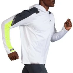 Brooks | Men's Run Visible Thermal Hoodie 11 Brooks | Men's Run Visible Thermal Hoodie -Deals Sportswear Store 211411134 M Brooks RunVisibleThermalHoodie front