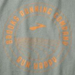 Brooks | Men's Distance Short Sleeve 2.0 - Pebble 7 Brooks | Men's Distance Short Sleeve 2.0 - Pebble -Deals Sportswear Store 211453359 M Brooks DistanceShortSleeve2.0 logo