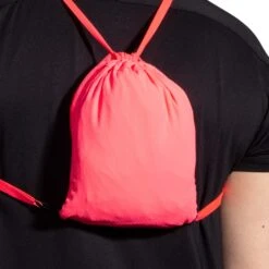 Brooks | Women's Canopy Jacket - Razzmatazz Quartz -Deals Sportswear Store 221521633 W Brooks CanopyJacket packed