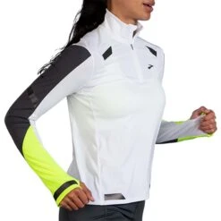 Brooks | Women's Run Visible 1/2 Zip -Deals Sportswear Store 221564134 W Brooks RunVisible12Zip frontonbody