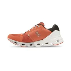 On | Men's Cloudflyer 4 Running Shoes -Deals Sportswear Store 71.98396 M On Cloudflyer4 side2