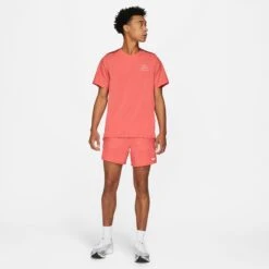 Nike | Men's Dri-Fit Run Division NV Rise 365 SS 12 Nike | Men's Dri-Fit Run Division NV Rise 365 SS -Deals Sportswear Store DD4851814 M nike dfrdnvrise365ss model