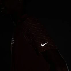 Nike | Men's Dri-Fit Run Division NV Rise 365 SS 17 Nike | Men's Dri-Fit Run Division NV Rise 365 SS -Deals Sportswear Store DD4851814 M nike dfrdnvrise365ss reflect2