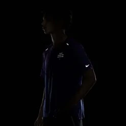 Nike | Men's DF ADV Run DVN Techknit SS 13 Nike | Men's DF ADV Run DVN Techknit SS -Deals Sportswear Store DM4765011 M Nike DFADVRunDVNTechknitSS Dark