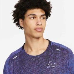 Nike | Men's DF ADV Run DVN Techknit SS 10 Nike | Men's DF ADV Run DVN Techknit SS -Deals Sportswear Store DM4765011 M Nike DFADVRunDVNTechknitSS neckclose