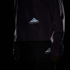 Nike | Women's Jacket GORE-TEX Infinium 19 Nike | Women's Jacket GORE-TEX Infinium -Deals Sportswear Store DM7565 501 W Nike JacketGORE TEXInfinium dark