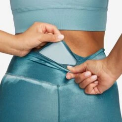 Nike | Women's One Luxe DF MR Tight AOP 10 Nike | Women's One Luxe DF MR Tight AOP -Deals Sportswear Store DM7619 058 W NikeOneLuxeDFMRTightAOP pocket