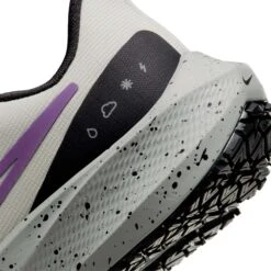 Nike | Women's Air Zoom Pegasus 39 Shield Running Shoes - Light Bone -Deals Sportswear Store DO7626 003 W Nike Pegasus39Shield heel