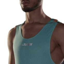 Adidas | Men's TERREX AGR Singlet GFX 20 Adidas | Men's TERREX AGR Singlet GFX -Deals Sportswear Store GL1205 M adidas agrsingletgfx modeltop