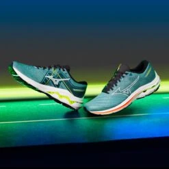 Mizuno | Men's Wave Inspire 18 Running Shoes -Deals Sportswear Store M Mizuno Inspire18 lifestyle