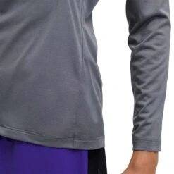 On | Men's Performance-T Long -Deals Sportswear Store M113.00416 M On Performance TLong sleeve