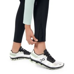 On | Women's Tights Long 2.0 -Deals Sportswear Store W28700252 F on tightlong2 detail